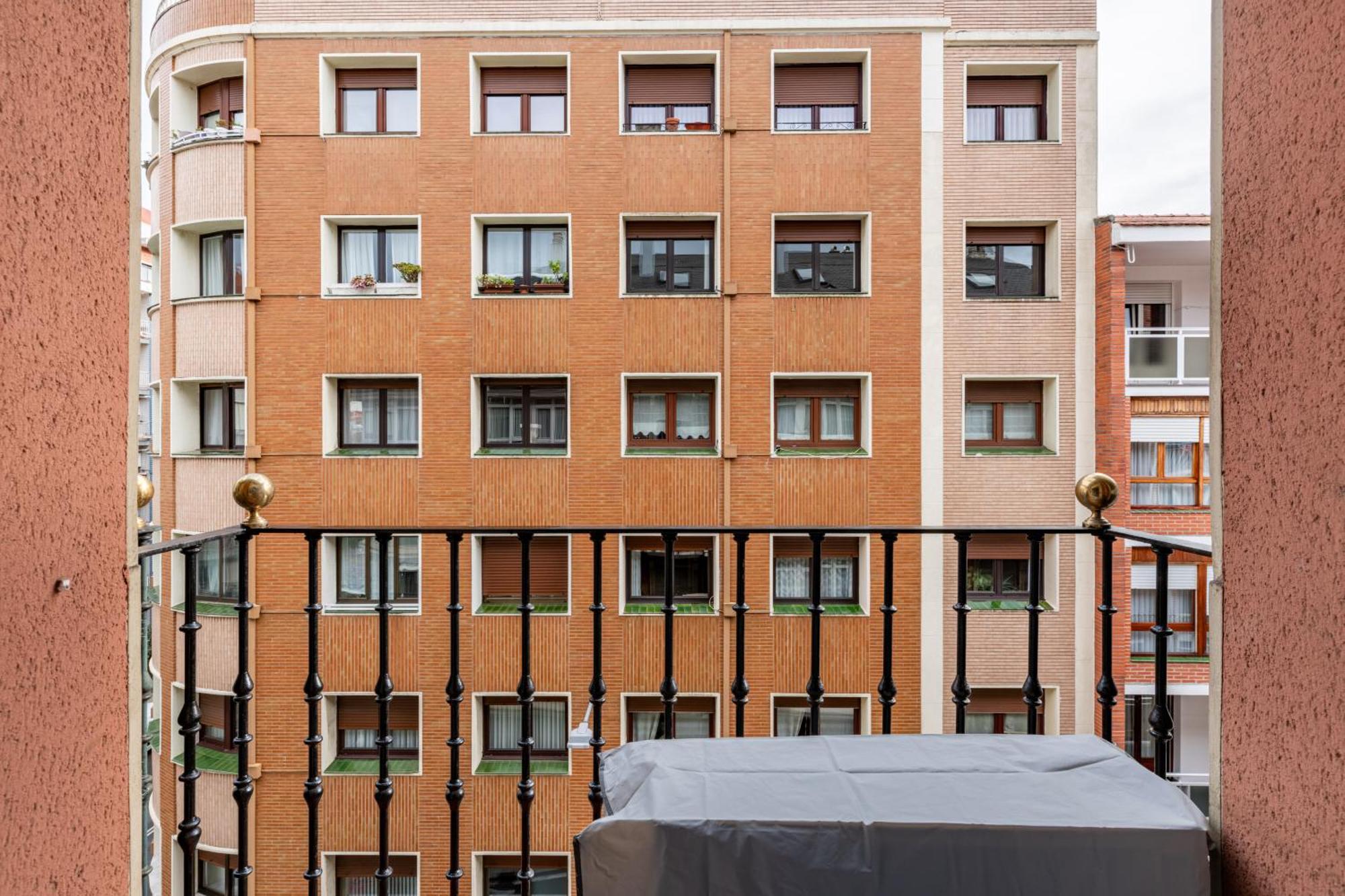 Exclusivo "Gran Bilbao" Suite Deluxe Parking Opcional サントゥルツィ エクステリア 写真